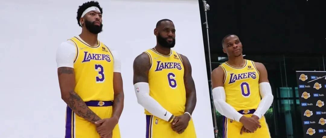 当众被搞哭！詹姆斯：我100%健康！威少：我绝不去快船