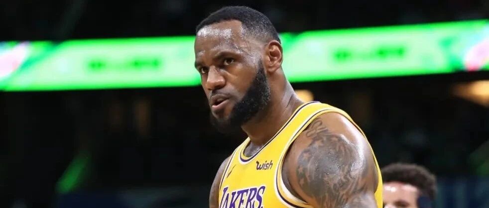 詹姆斯霸榜12年！球迷炸锅！但他却替杜兰特库里发了声