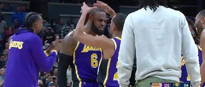 牛逼！霸气！詹姆斯这个庆祝动作回来了！砍下39分，带队赢球！