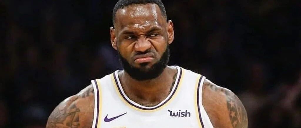 枪杀！詹姆斯寻找凶手！48天后开启新赛季，詹姆斯工资缩水700万！