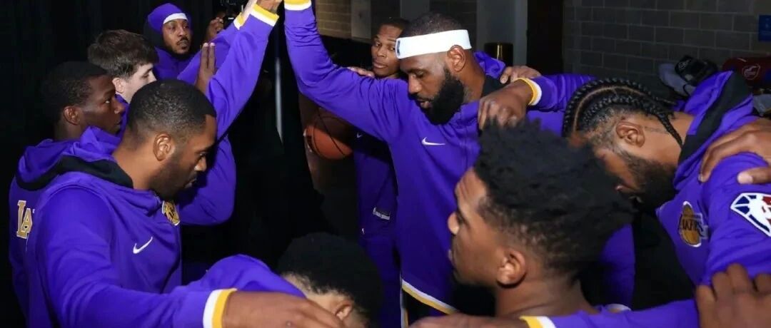 官宣！4人受伤，2人手术！湖人最近太惨