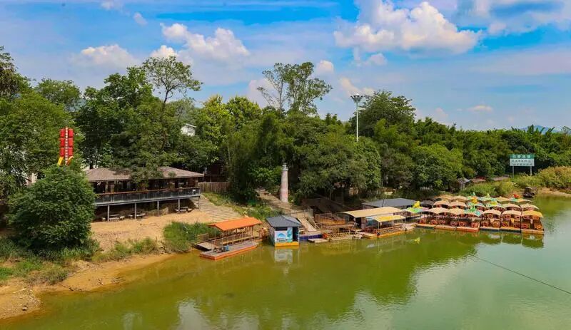 功武村香溪堡景区。