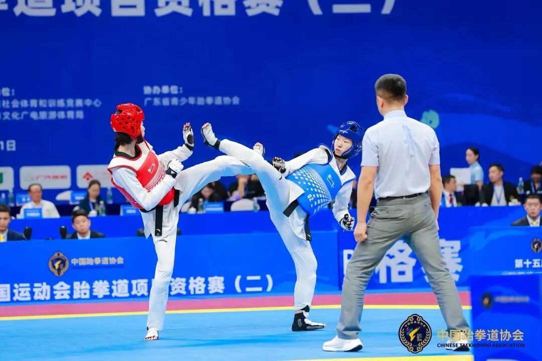 运动员精彩对决。