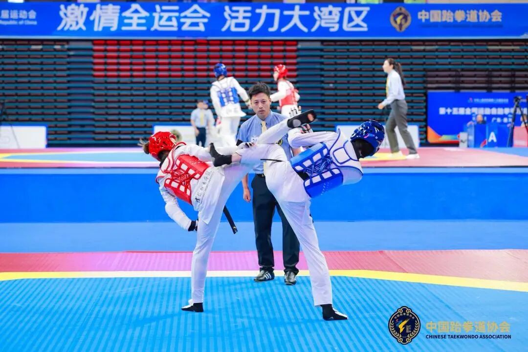 运动员精彩对决。