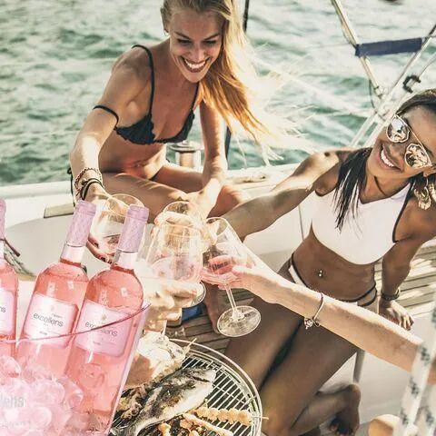 年底了，一直信奉能用酒解决的事，尽量不要用人情