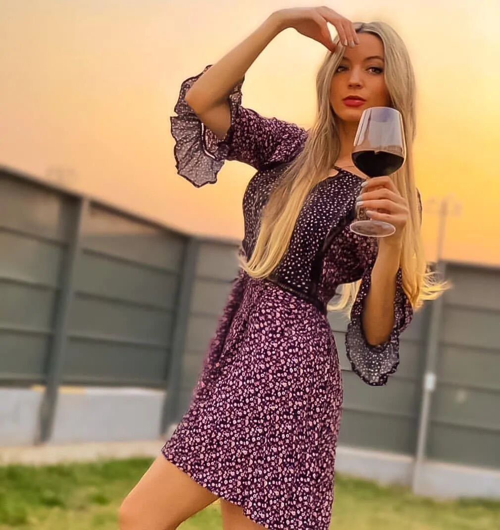 当女人遇上红酒，那简直太奇妙了...