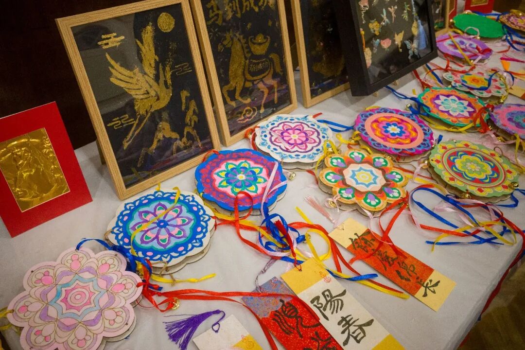 剪纸《纸韵花伞》 · 5