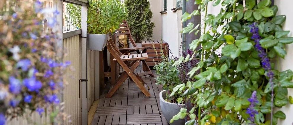 阳台改成这样，朋友来了都不待客厅了！