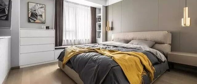 将飘窗改成书桌，它们俩真是绝配，太完美了！