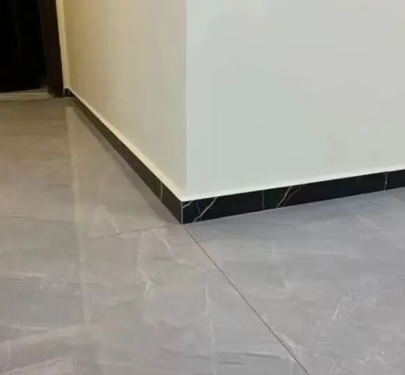 地板與踢腳線有1cm縫隙_木地板踢腳線膠_地板與踢腳線的搭配