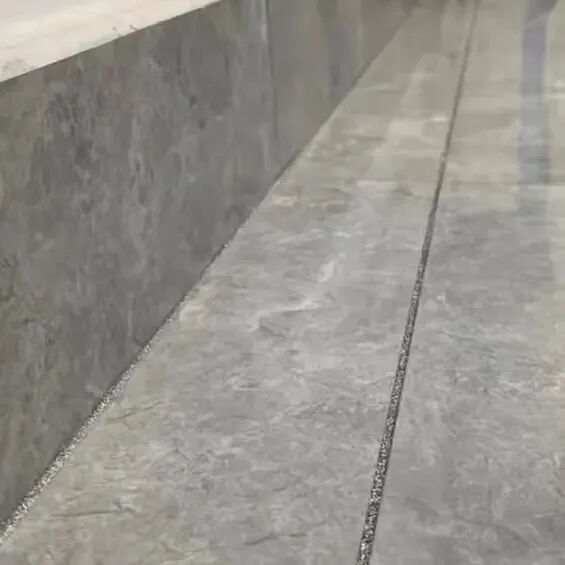 木地板踢腳線膠_地板與踢腳線有1cm縫隙_地板與踢腳線的搭配