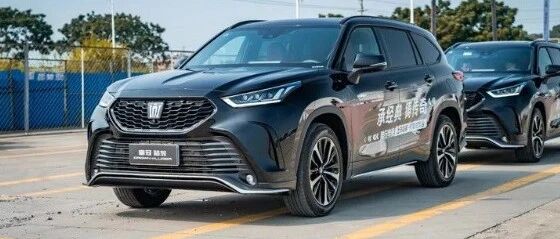 情怀只是加分项，试驾大尺寸SUV皇冠陆放！