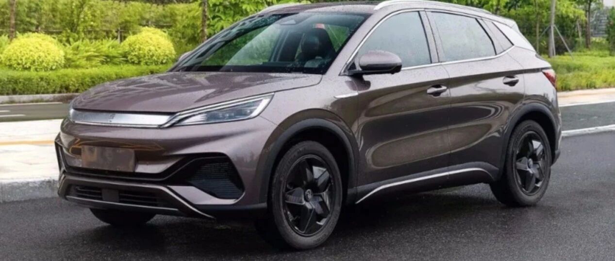 全新律动设计，曝比亚迪元PLUS内饰效果图