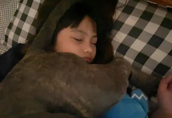 女儿经常被鬼压床，妈妈连夜排查，才发现“真凶”居然是...