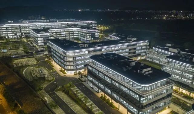 云计算、5G通讯技术、人工智能……近距离接触时下最热尖端技术