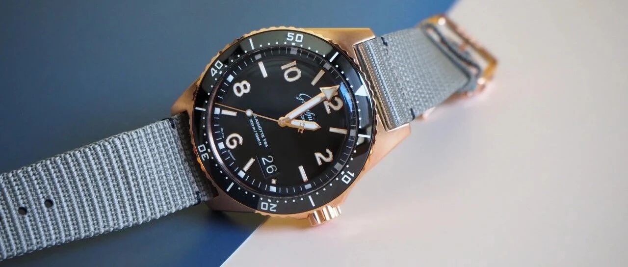 最“贵”的表壳 配 最“接地气”的表带