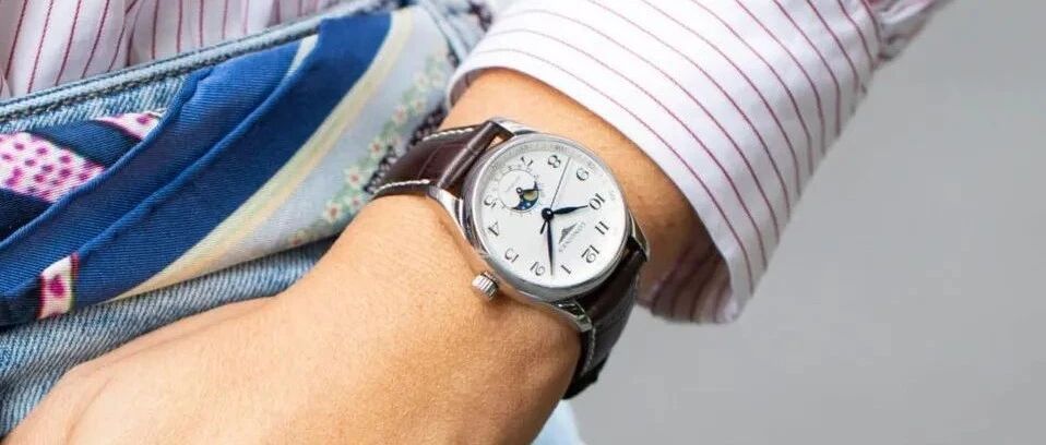 为什么要选择浪琴名匠月相腕表？