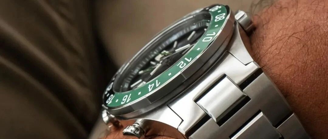 2万的小众GMT腕表，不仅用双色陶瓷圈，还是天文台表