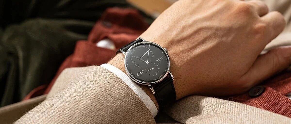 只做金表的NOMOS Lambda有钢款了，卖5万块