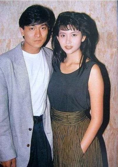 50歲邱淑貞攜女兒沈月逛街，蘋果肌飽滿和女兒勝似兩姐妹！ 家居 第5張