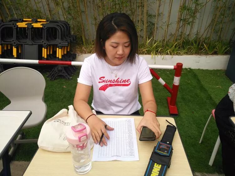 深圳市格睿特高级中学之手机管理篇——玩手机是毁掉成绩最快的方式