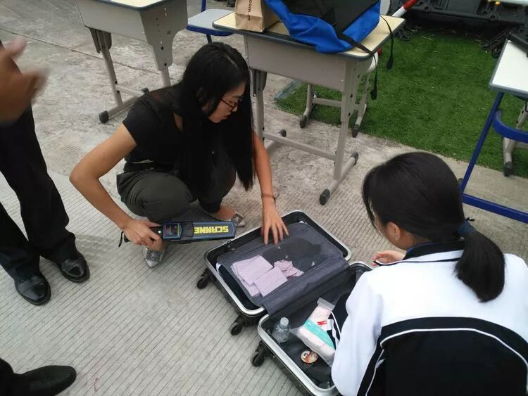 深圳市格睿特高级中学之手机管理篇——玩手机是毁掉成绩最快的方式