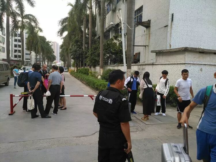 深圳市格睿特高级中学之手机管理篇——玩手机是毁掉成绩最快的方式