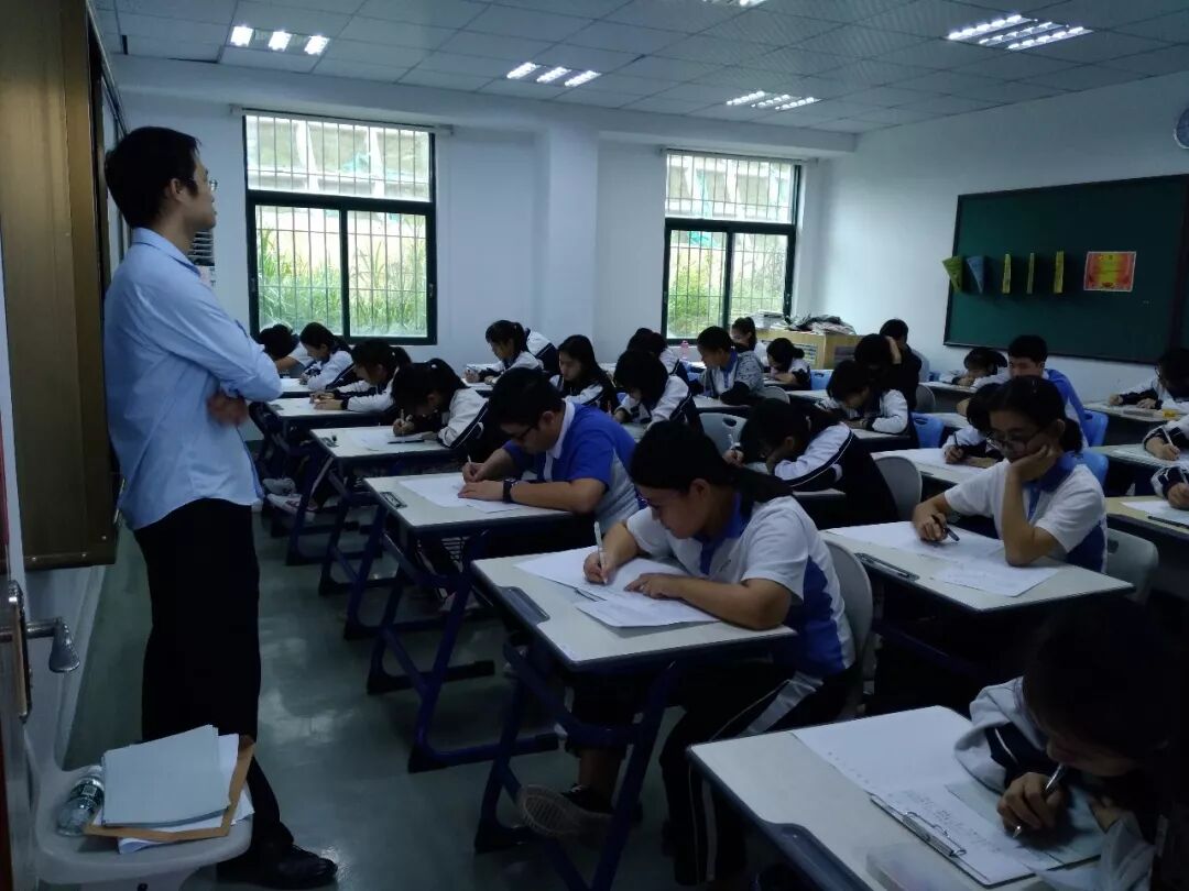 诗文趁年华，恰为少年时——深圳市龙华区第七届“三维悦读”高中生现场作文大赛