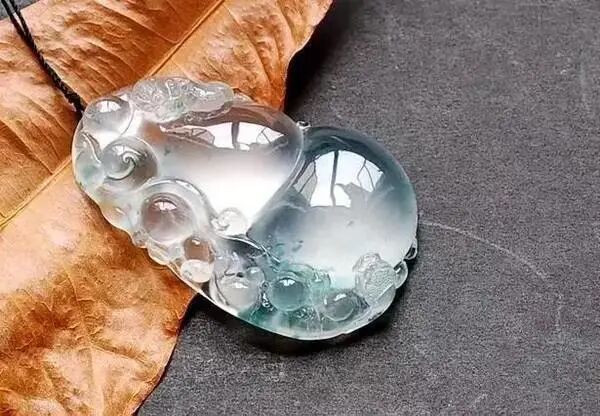 何谓翡翠的刚度？