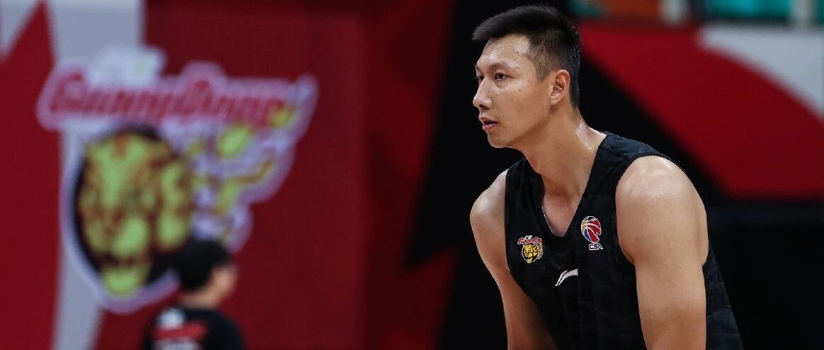 三种职场人：易建联、丁彦雨航和黎伊扬