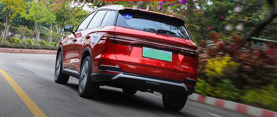 13.48万起，续航1200km，国产SUV一车难求，但95%的人都会纠结另一款车！