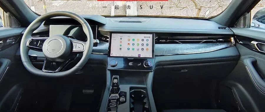 2.0T+8AT，与豪车同平台！国产旗舰SUV争议不断，开过后直呼真香！