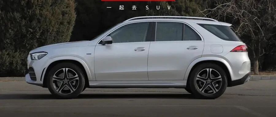 配2.0T+9AT，700N·m动力极强，仿佛开“游艇”上路，堪称中大型SUV最优解！