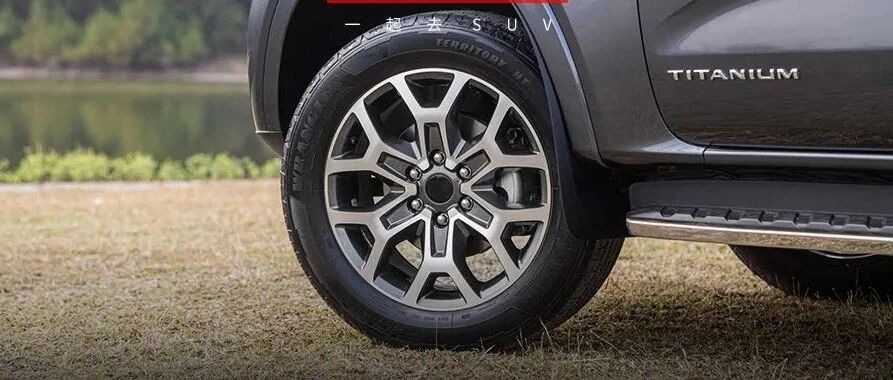 又一7座“大梁”SUV亮相，配2.3T+10AT，能越野能家用，光听车名就很霸气！