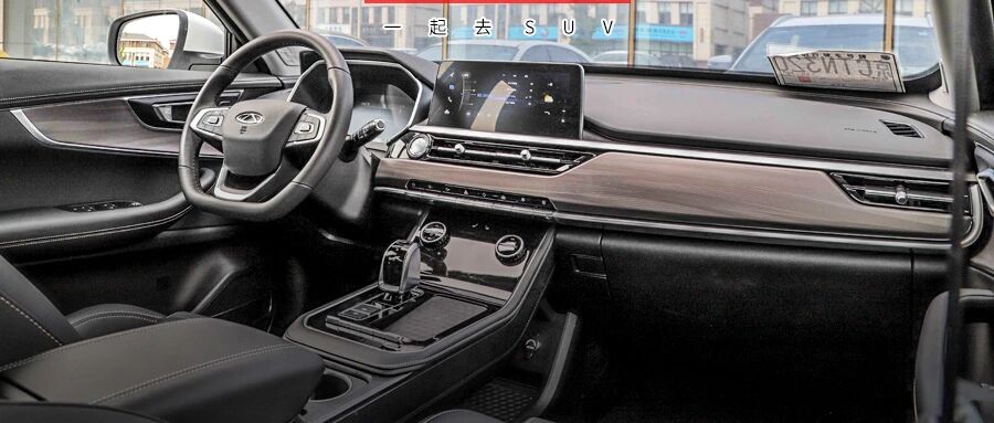 1.6T实测8.7秒破百！超热SUV推6座版，实用性大增，才12万，划算！