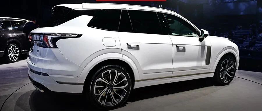 26.59万起，车长超5米，标配2.0T+8AT，国产旗舰与豪车同平台，真香实锤！