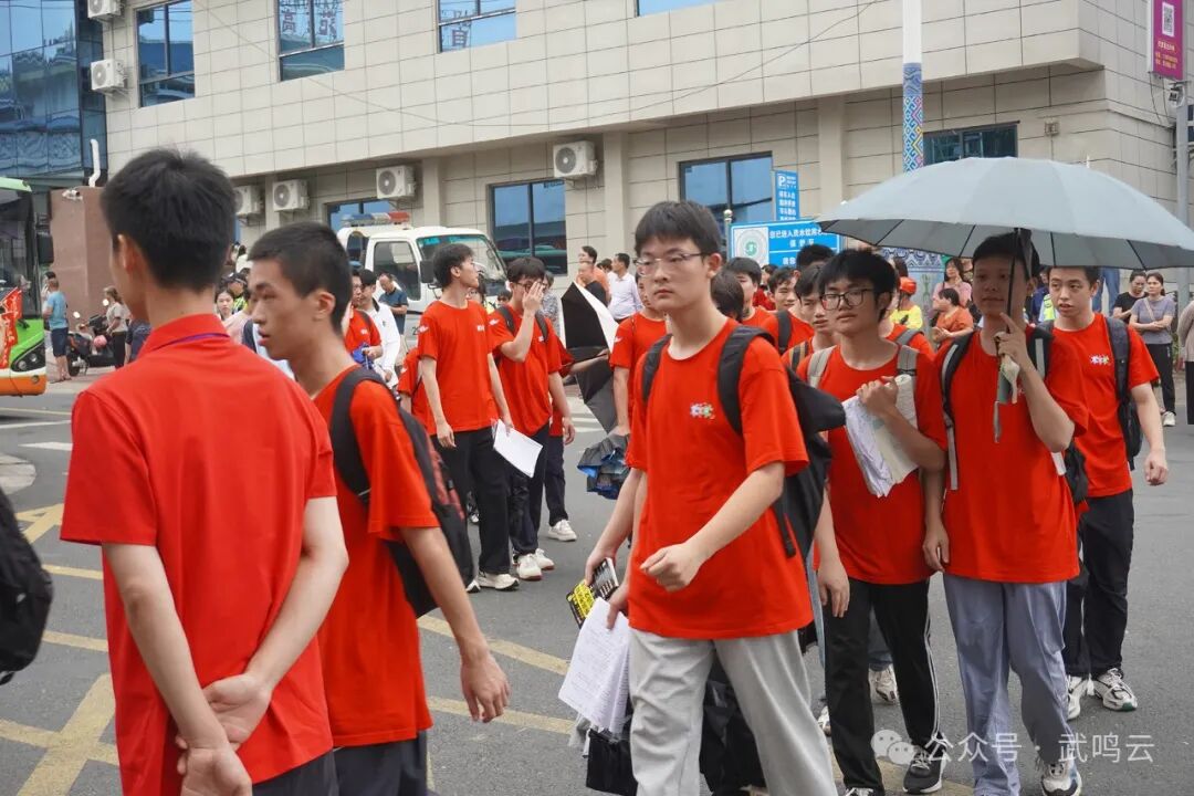 今年,武鸣高考考区共设武鸣高中,武鸣中学,广西民族高中,东盟华侨中学