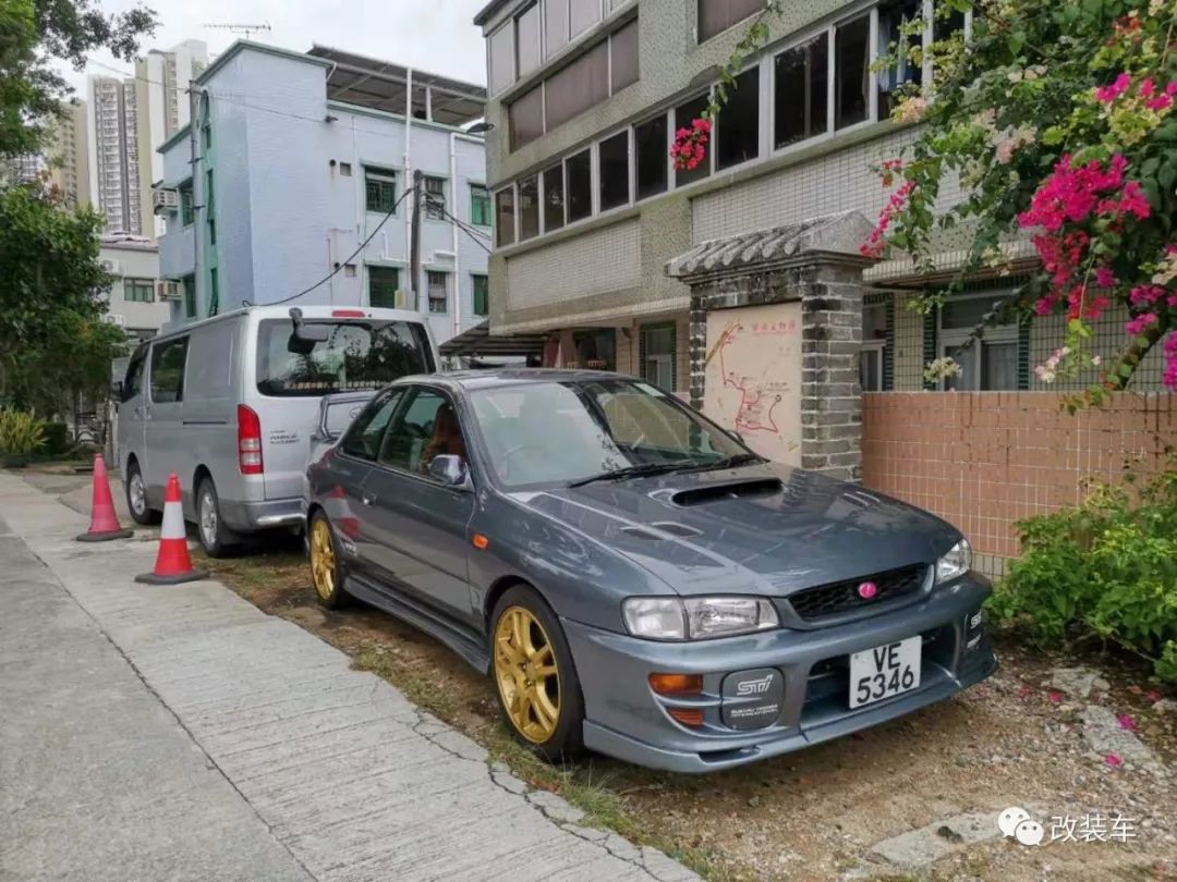 粉嫩的斯巴魯豹子玩姿態，車主會不會是個漂亮女生？ 汽車 第33張