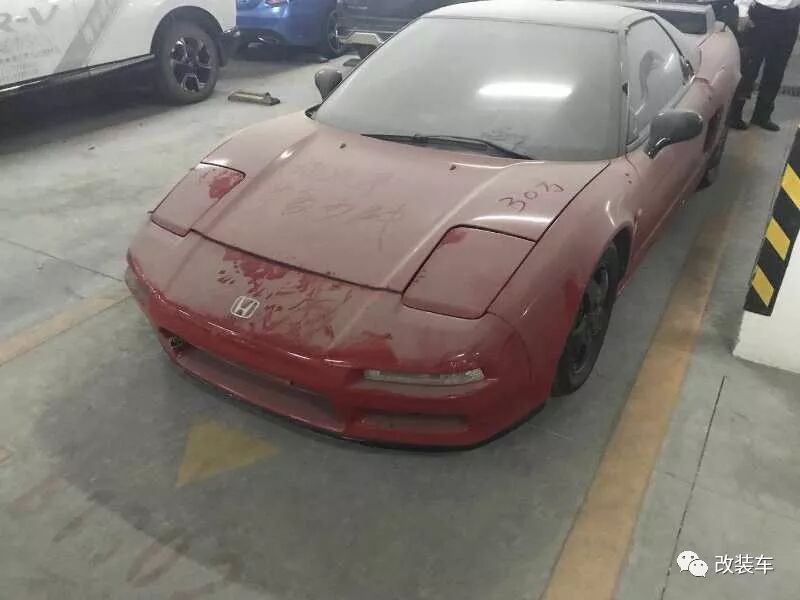 落满灰尘的本田nsx 车上被写满了收车信息丨街拍投稿4期 改装车 微信公众号文章阅读 Wemp