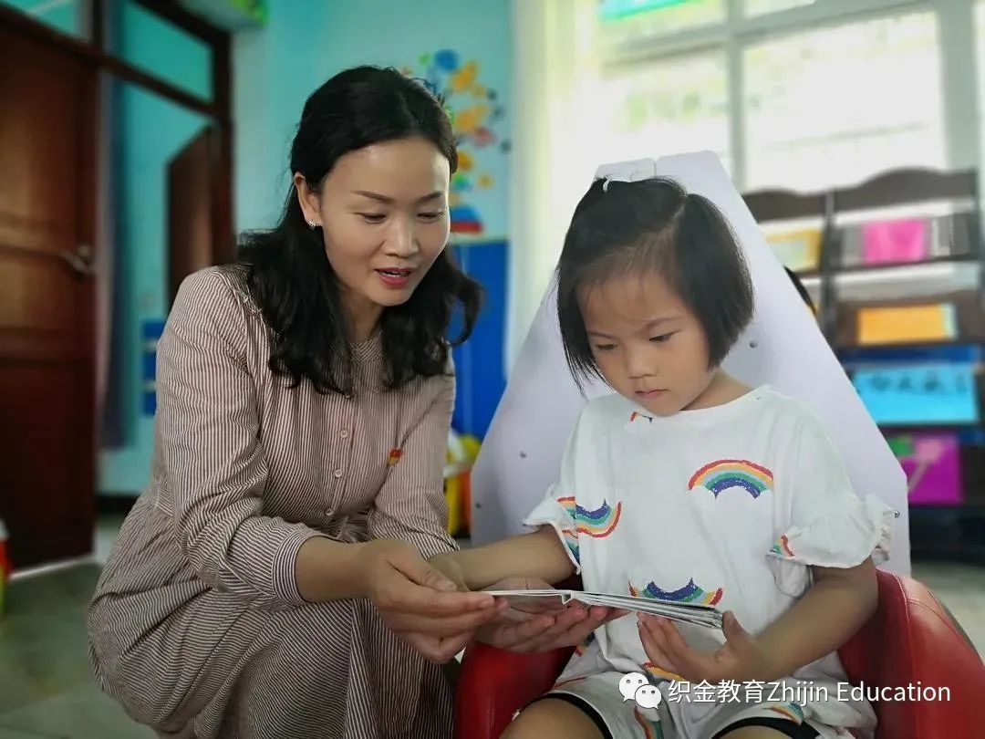 中班教案轻声细语怎么写_中班礼仪轻声细语教案_幼儿园轻声细语的教案