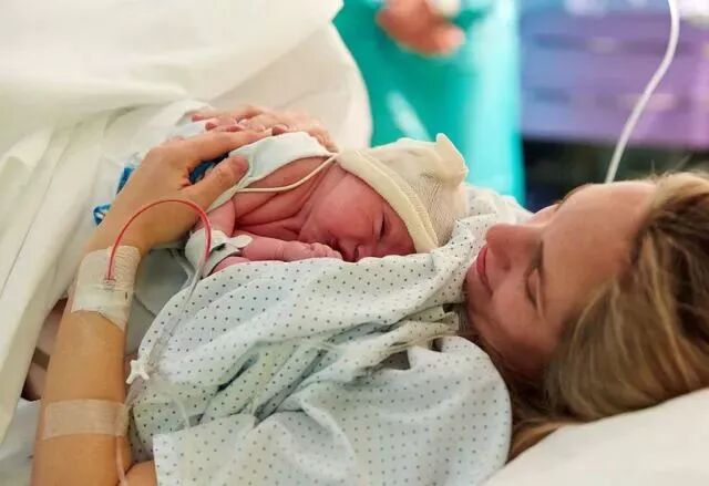 产后这四个表现，说明妈妈气血两亏，要重视！