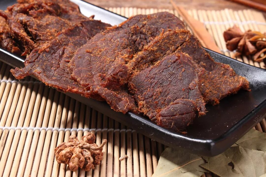 台湾人最爱吃的黑猪肉干,一头成年黑猪只能做出15斤,少吃一口都是遗憾