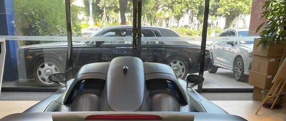 沪C牌卡雷拉GT，内地就3辆，由于难开，让它成了烫手山芋