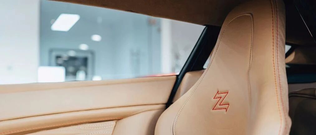 手动12缸超跑，造一辆车要83天，因为价格，只产了61台