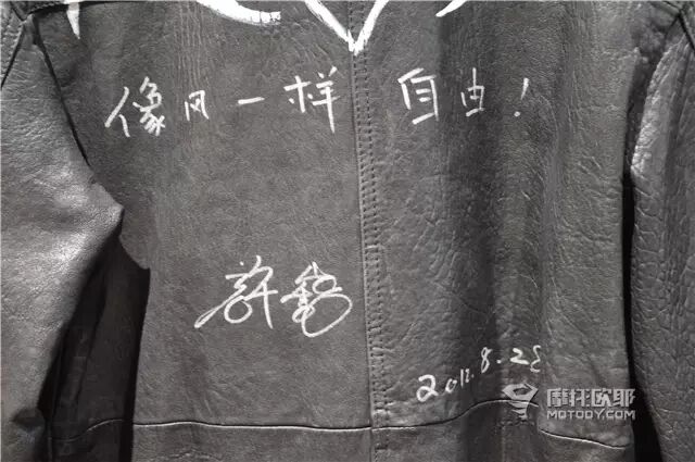 德悦三载同行共荣宝马摩托车亚洲旗舰店三周年店庆等你回家