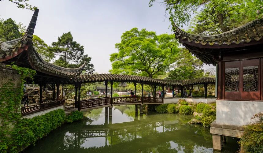China Travel Guide for First-Timers ： Top Attractions & Tips