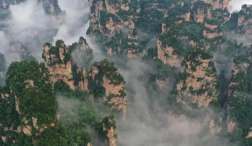 China Travel Guide for First-Timers ： Top Attractions & Tips