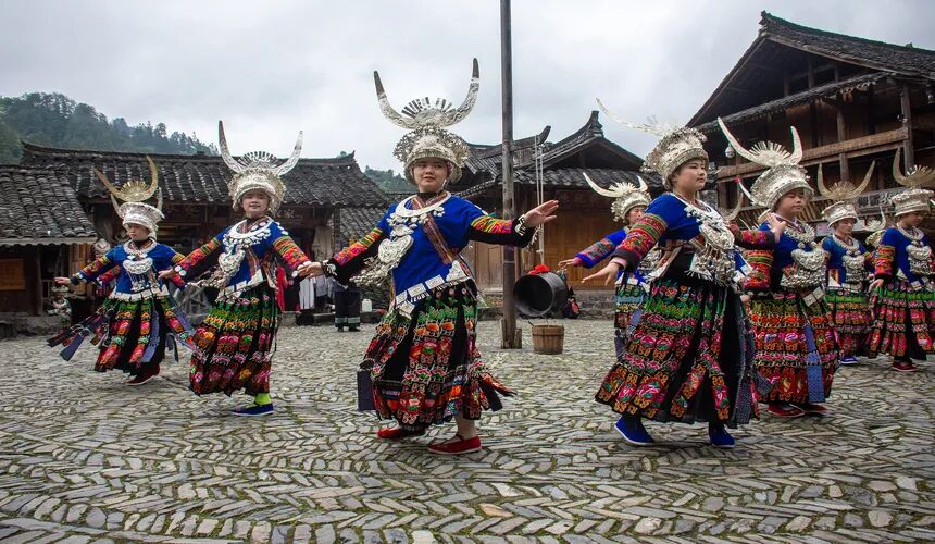 China Travel Guide for First-Timers ： Top Attractions & Tips