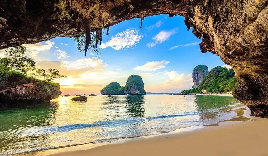 Thailand Autumn Travel Guide 2026 ： Weather, Festivals & Deals