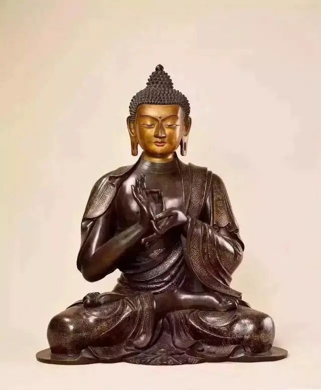 古董，明代佛像，藏友旧藏寄賣，青銅製古美術品，高3⃣️1⃣️cm，重4100克 古董，明代佛像，藏友旧藏寄賣，青銅製古美術品，高3⃣️1⃣️cm，重